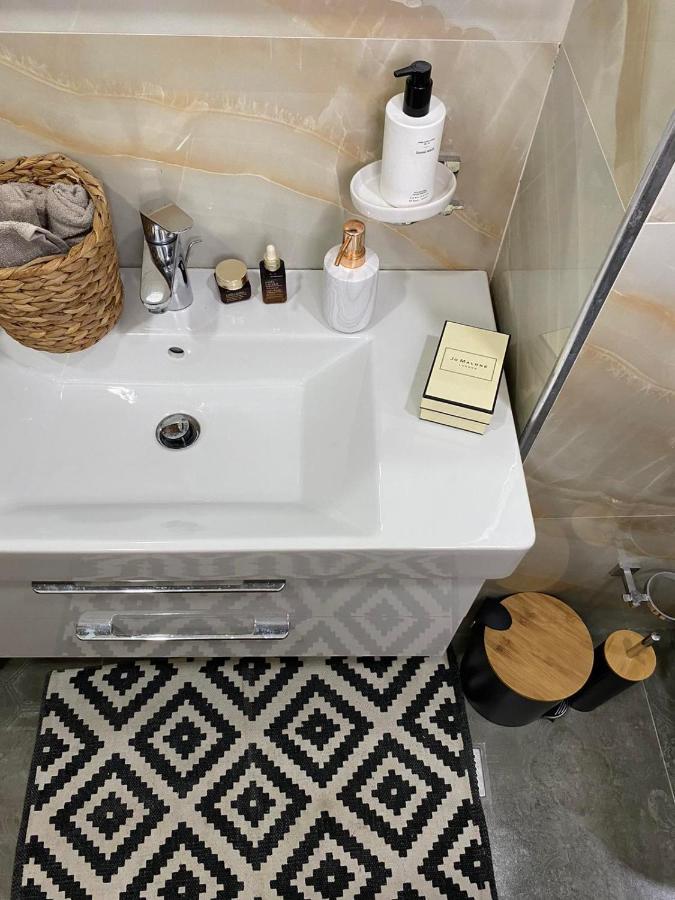 Qerret Boutique Studio Apartment Golem  Eksteriør billede